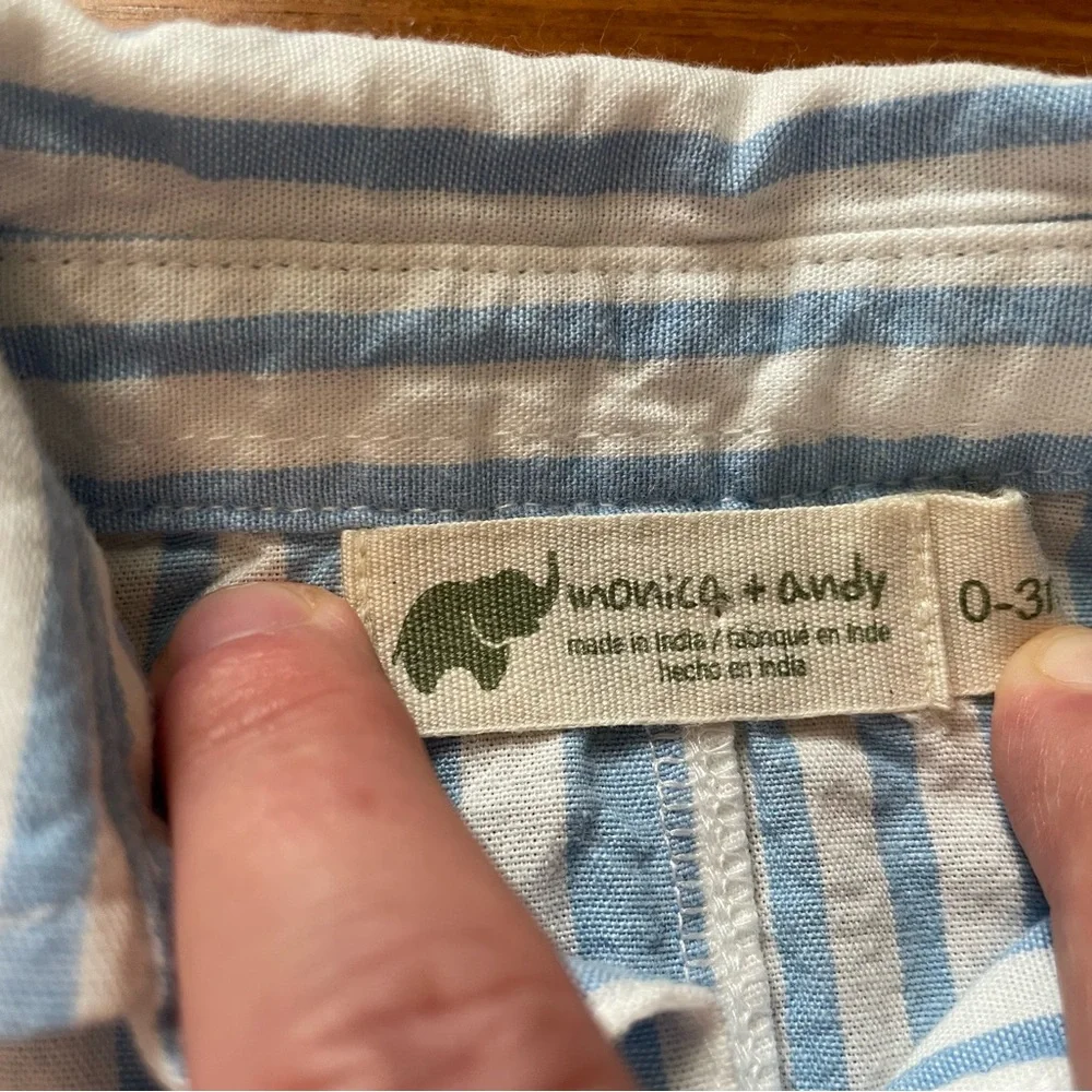 Monica & Andy Light Blue Seersucker Button Romper Size 0-3 Months